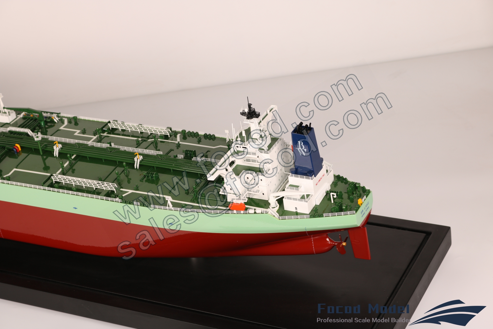 custom made model of 330m Crude Oil Tanker BW LAKE